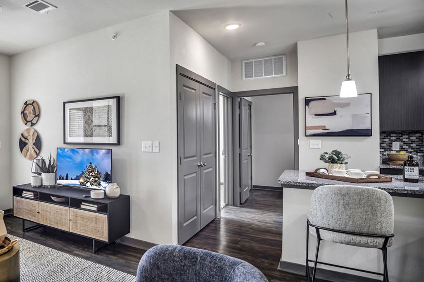 Axis Hamilton Apartments, 5039 Hamilton Wolfe Rd, San Antonio, TX